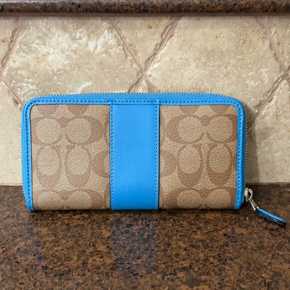 COACH SIGNATURE C ACCORDION ZIP AROUND WALLET BROWN/BLUE Like New - Picture 2 of 13